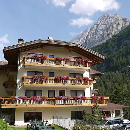 Hotel Dolomites Canazei
