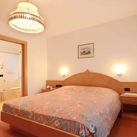 Hotel Dolomites 3*